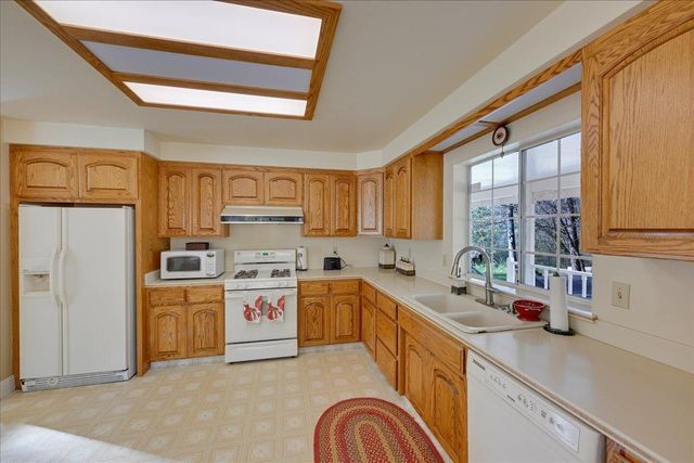 2125 Dream Pl, Auburn, CA 95602