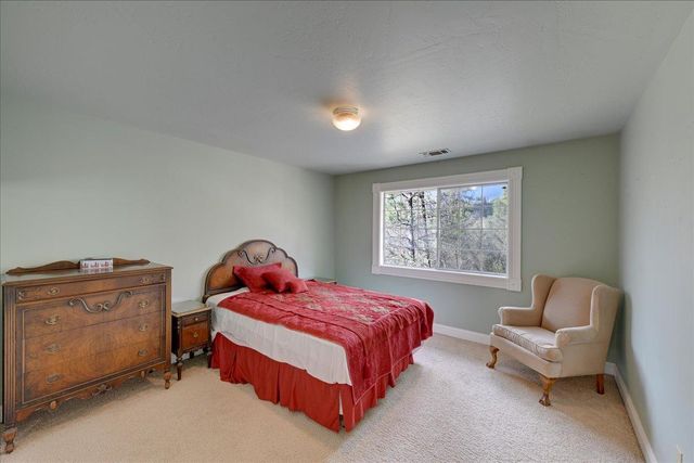 2125 Dream Pl, Auburn, CA 95602