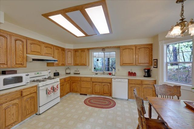 2125 Dream Pl, Auburn, CA 95602