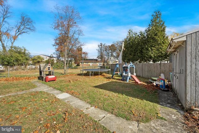 115 S FORKLANDING RD, Maple Shade, NJ 08052