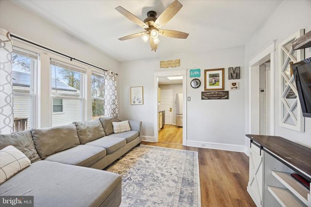 115 S FORKLANDING RD, Maple Shade, NJ 08052