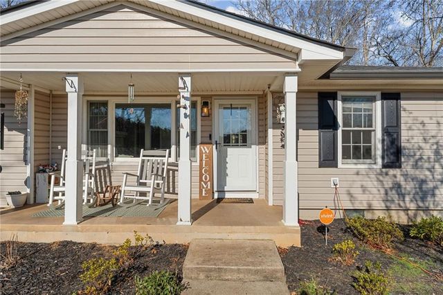 5804 Reinhardt College Parkway, Waleska, GA 30183