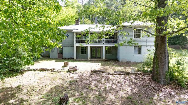 1302 Hillwood Drive, Guntersville, AL 35976