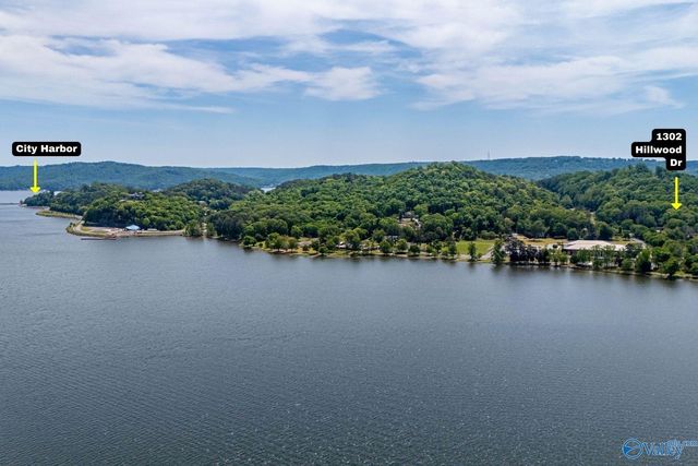 1302 Hillwood Drive, Guntersville, AL 35976