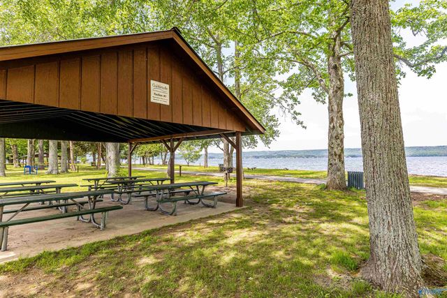 1302 Hillwood Drive, Guntersville, AL 35976