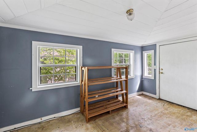 1302 Hillwood Drive, Guntersville, AL 35976