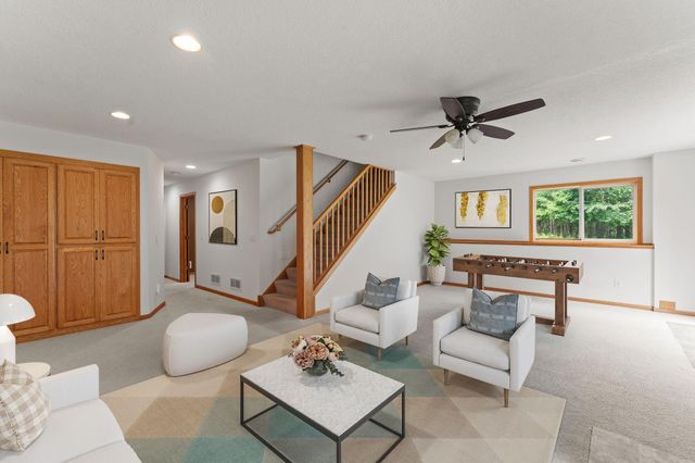 3089 320th Avenue NW, Cambridge, MN 55008