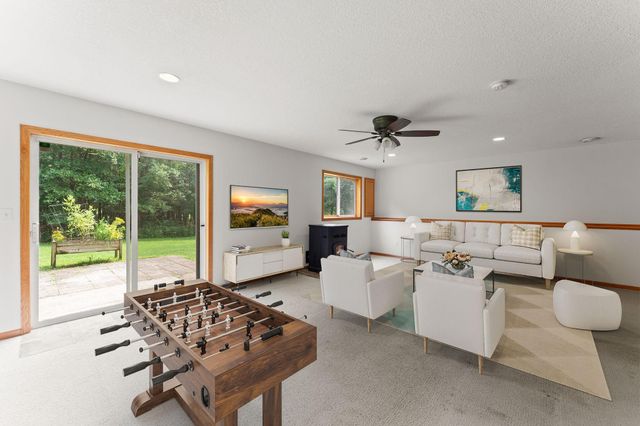 3089 320th Avenue NW, Cambridge, MN 55008