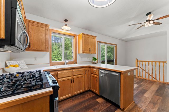 3089 320th Avenue NW, Cambridge, MN 55008