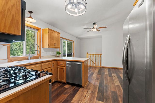 3089 320th Avenue NW, Cambridge, MN 55008