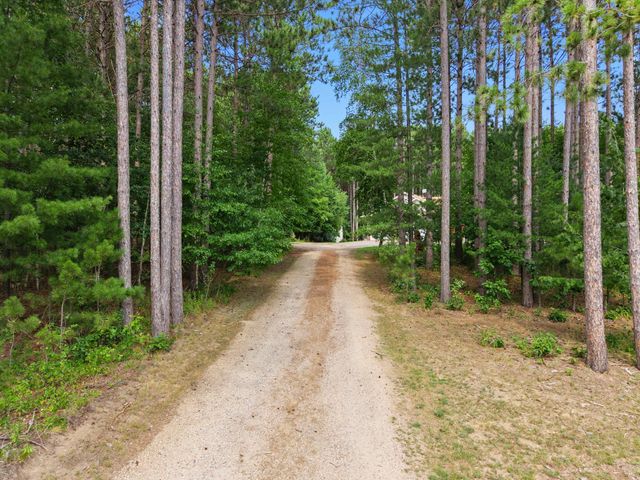 3089 320th Avenue NW, Cambridge, MN 55008