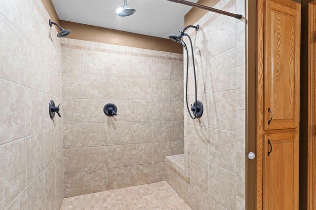 3089 320th Avenue NW, Cambridge, MN 55008