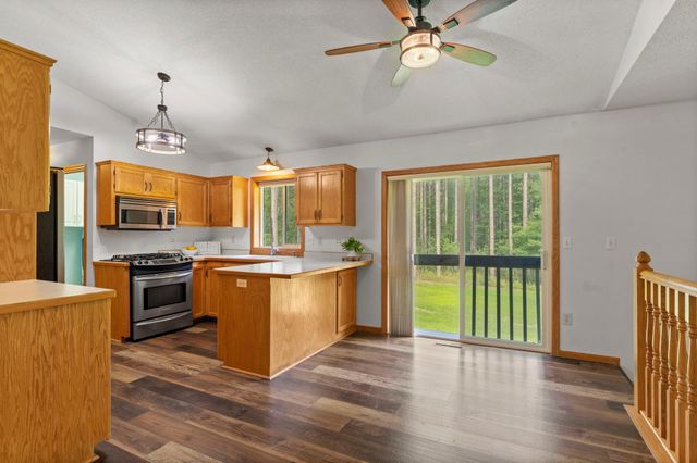 3089 320th Avenue NW, Cambridge, MN 55008