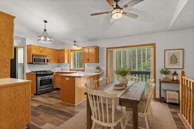 3089 320th Avenue NW, Cambridge, MN 55008