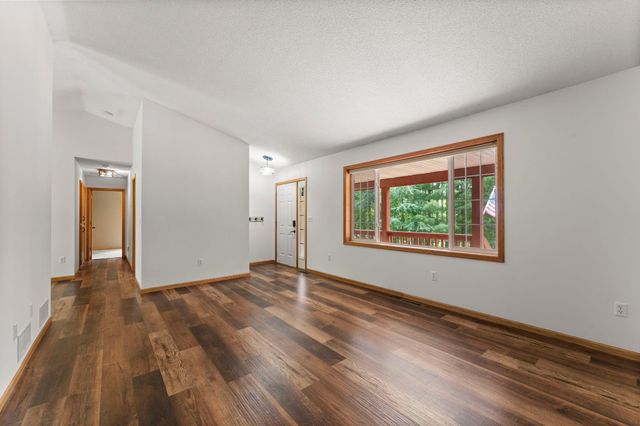 3089 320th Avenue NW, Cambridge, MN 55008