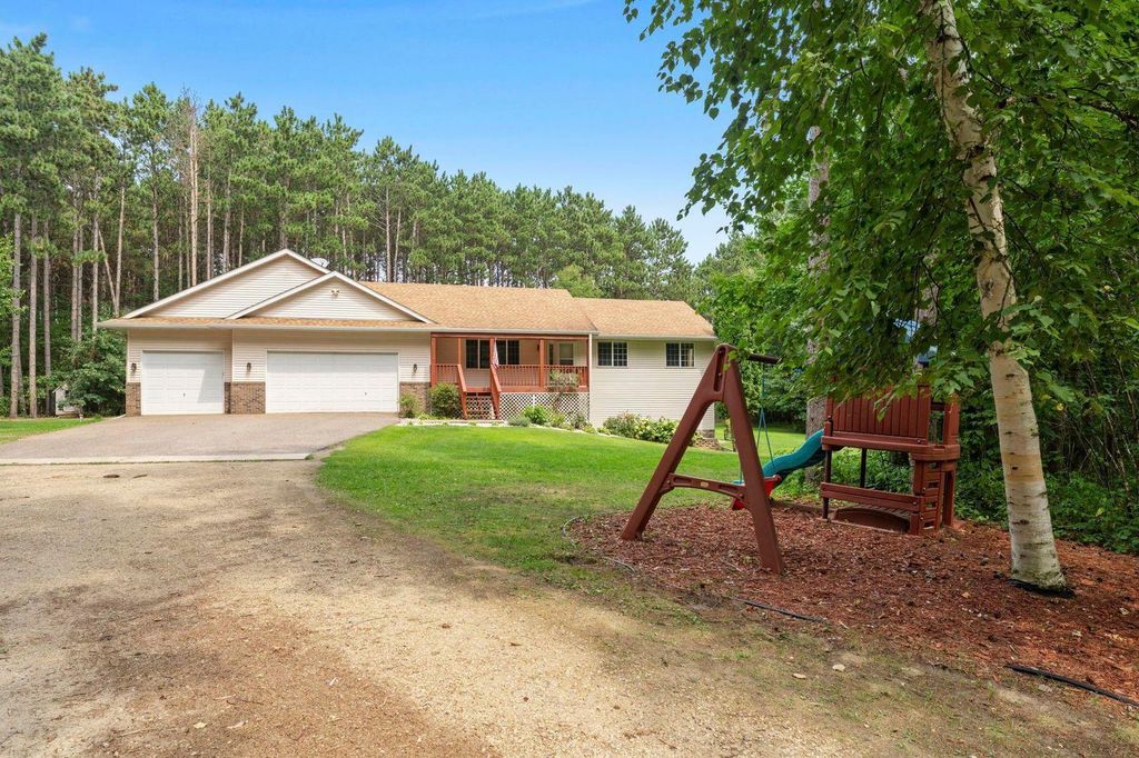 3089 320th Avenue NW, Cambridge, MN 55008