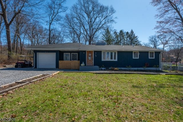 74 Scenic Dr, Vernon Twp., NJ 07419