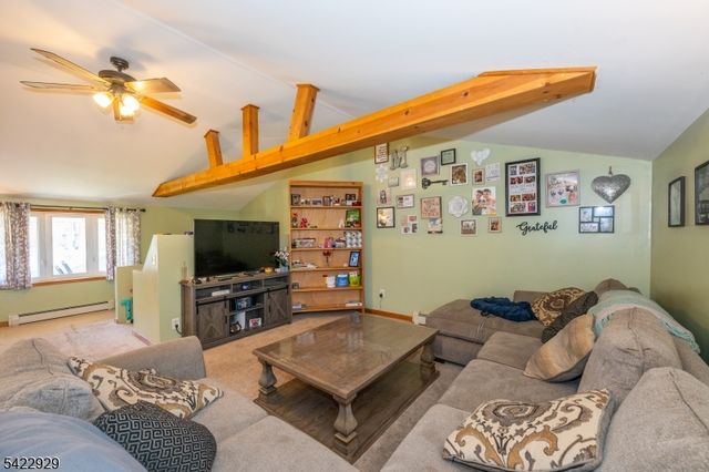 74 Scenic Dr, Vernon Twp., NJ 07419