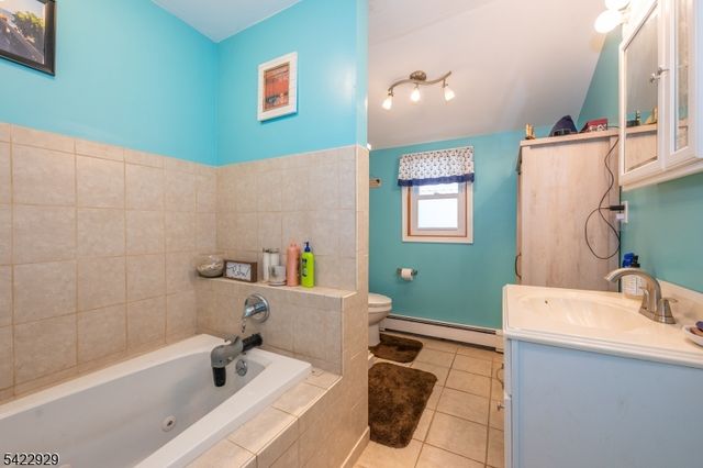 74 Scenic Dr, Vernon Twp., NJ 07419