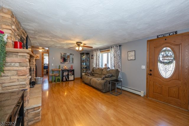 74 Scenic Dr, Vernon Twp., NJ 07419