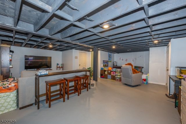 74 Scenic Dr, Vernon Twp., NJ 07419