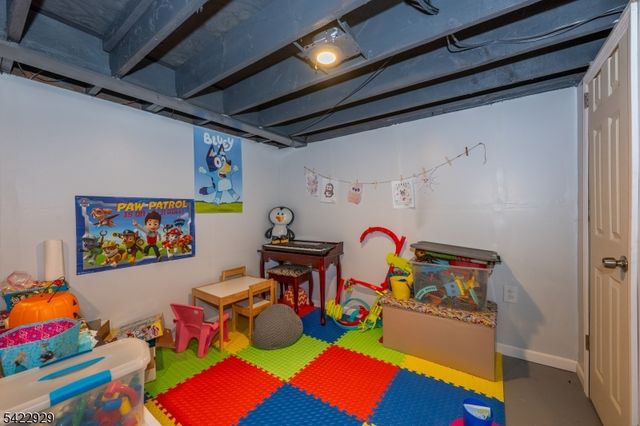 74 Scenic Dr, Vernon Twp., NJ 07419