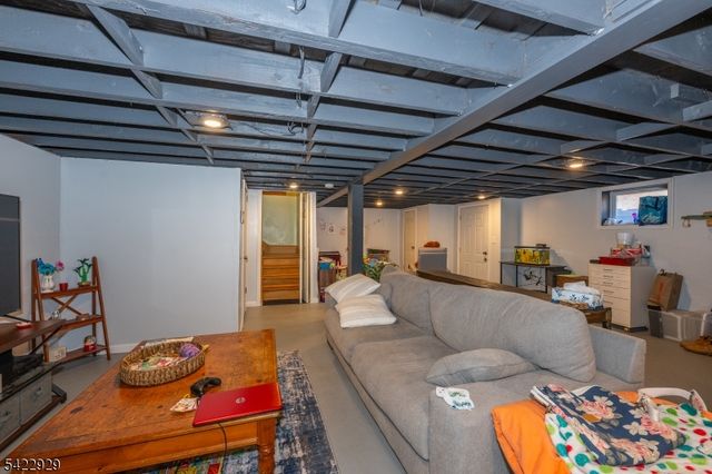 74 Scenic Dr, Vernon Twp., NJ 07419