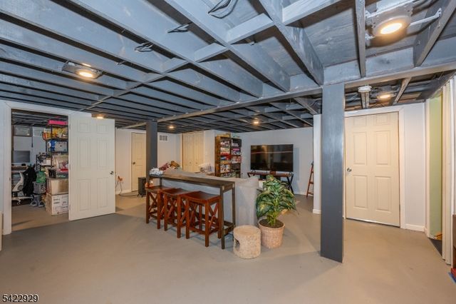 74 Scenic Dr, Vernon Twp., NJ 07419