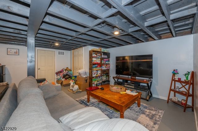 74 Scenic Dr, Vernon Twp., NJ 07419