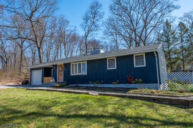 74 Scenic Dr, Vernon Twp., NJ 07419