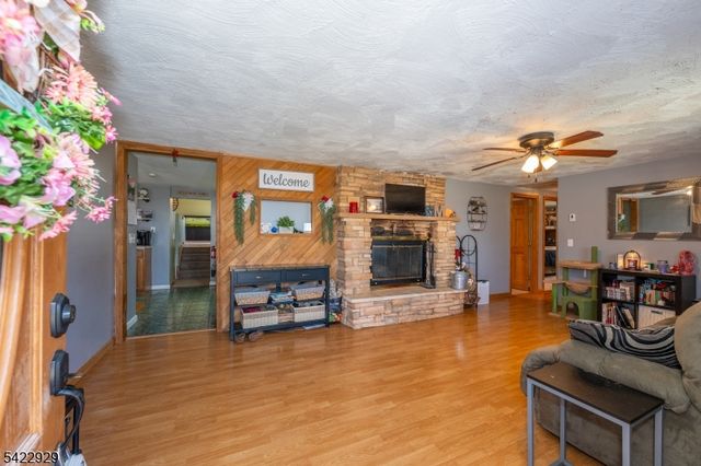 74 Scenic Dr, Vernon Twp., NJ 07419