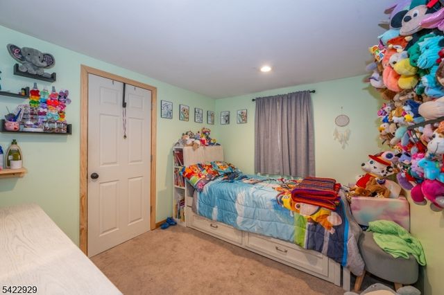 74 Scenic Dr, Vernon Twp., NJ 07419