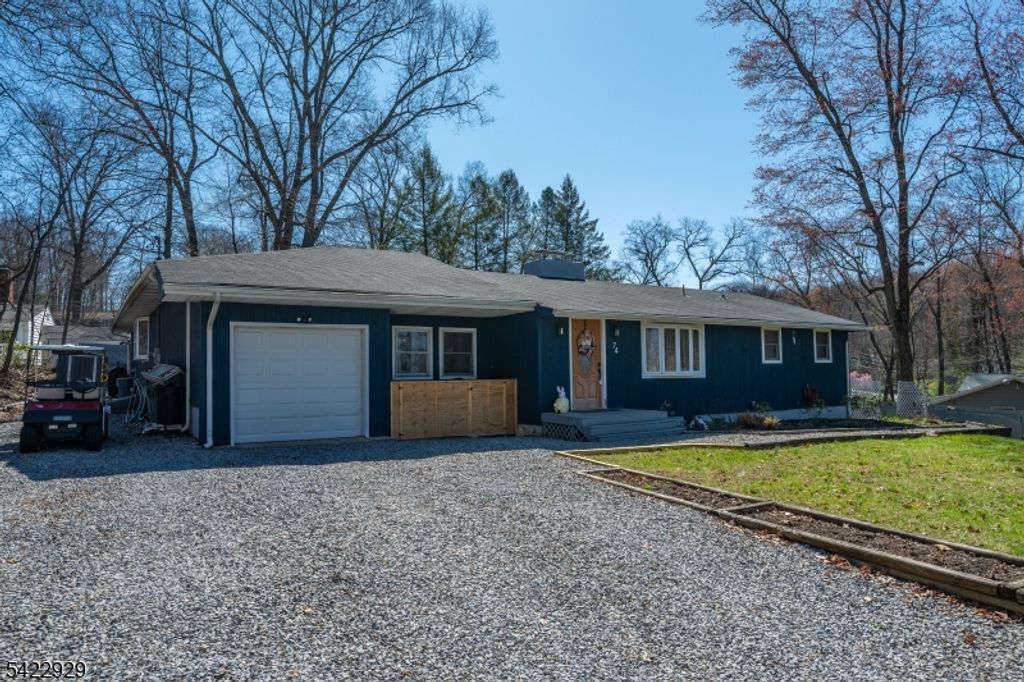 74 Scenic Dr, Vernon Twp., NJ 07419