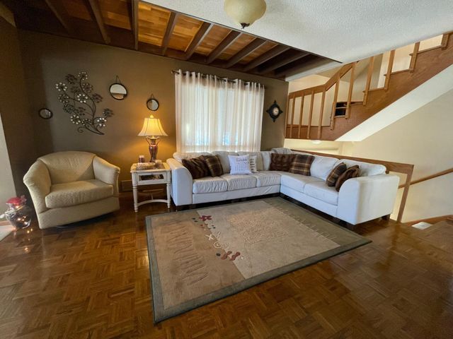 15592 720th Avenue, Albert Lea, MN 56007