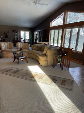 15592 720th Avenue, Albert Lea, MN 56007