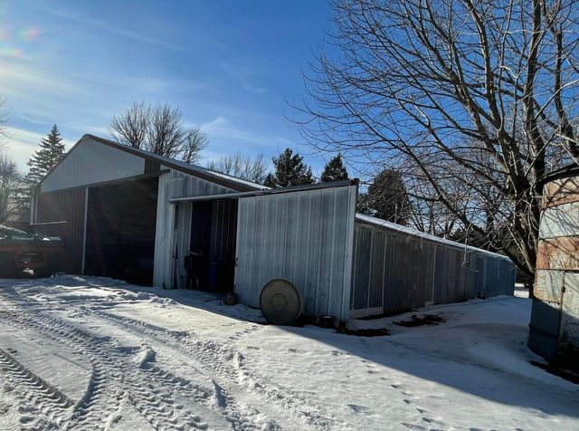 15592 720th Avenue, Albert Lea, MN 56007