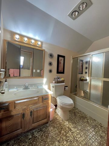 15592 720th Avenue, Albert Lea, MN 56007