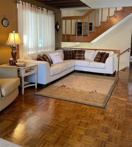 15592 720th Avenue, Albert Lea, MN 56007