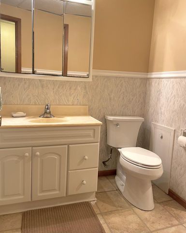 15592 720th Avenue, Albert Lea, MN 56007