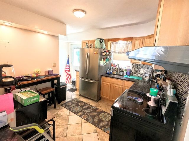 45.5 Aborn St. 2, Peabody, MA 01960