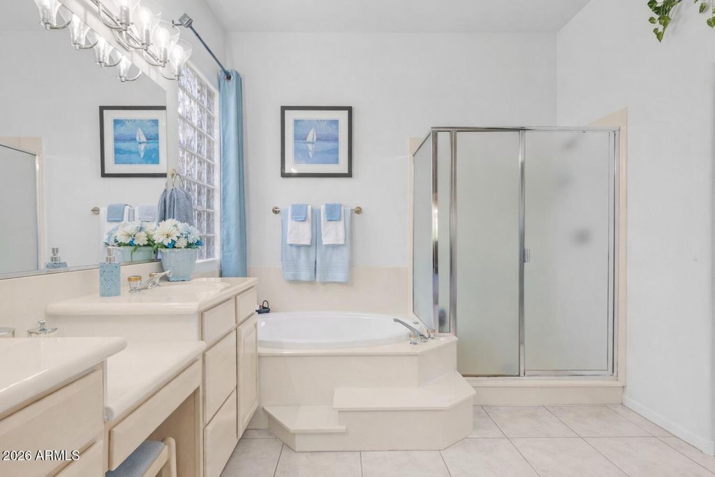 Image 14 of property listing at 15405 S 4th Avenue, Phoenix, AZ 85045