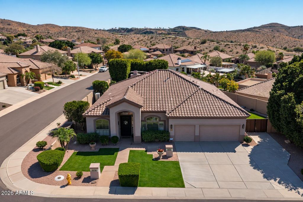 Image 4 of property listing at 15405 S 4th Avenue, Phoenix, AZ 85045