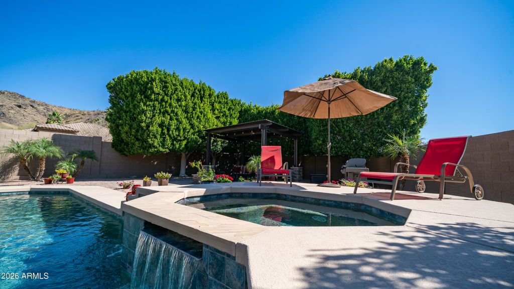 Image 40 of property listing at 15405 S 4th Avenue, Phoenix, AZ 85045