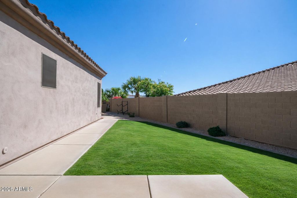 Image 50 of property listing at 15405 S 4th Avenue, Phoenix, AZ 85045