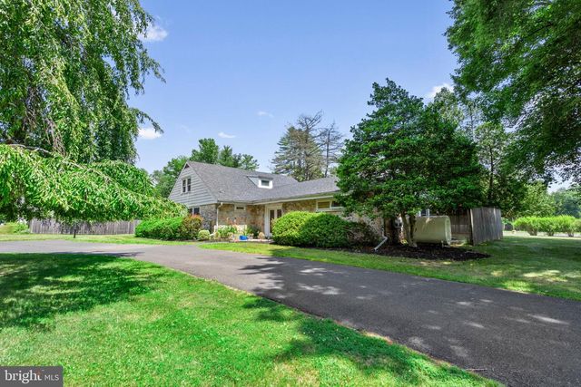 1457 MEETINGHOUSE RD, Warminster, PA 18974