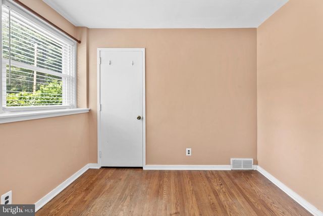 1457 MEETINGHOUSE RD, Warminster, PA 18974