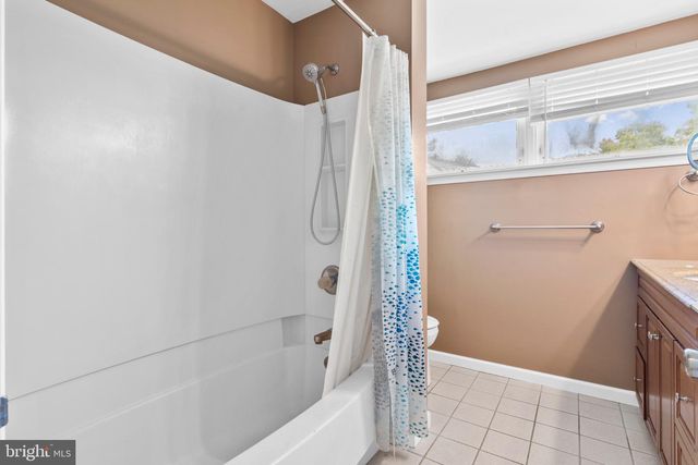 1457 MEETINGHOUSE RD, Warminster, PA 18974