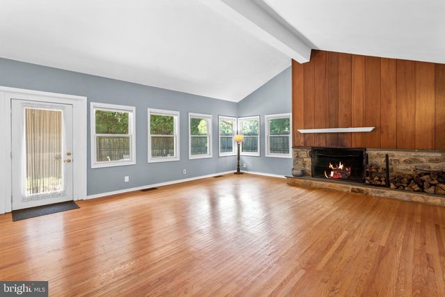1457 MEETINGHOUSE RD, Warminster, PA 18974