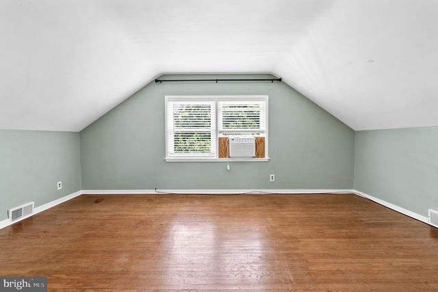 1457 MEETINGHOUSE RD, Warminster, PA 18974