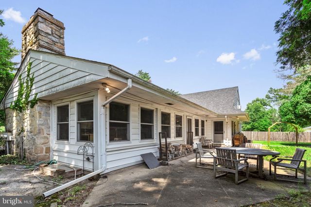 1457 MEETINGHOUSE RD, Warminster, PA 18974